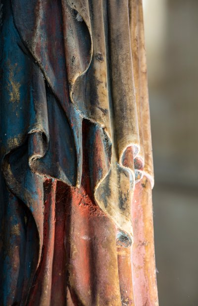 Madonna und Kind des Schiffs, polychromes Detail von English School