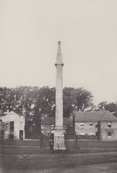 Steinsäule, die früher in den Seven Dials stand von English School