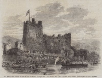Der Besuch der Königin in Irland, Ihre Majestät geht an Bord in Ross Castle, Seen von Killarney (Stich) von English School