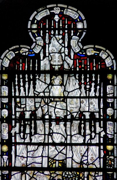 Fenster w6, Baldachin mit Figuren darstellend von English School