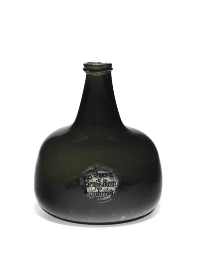 Weinflasche in Mallet-Form mit Schnurrand und eingedrücktem Boden, 1714 von English School