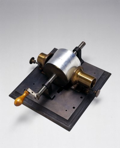 Replik des ersten Phonographen, erfunden von Thomas Alva Edison, 1877 von English School English School