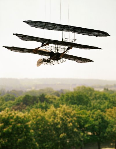 Doppeldecker-Flugzeug von Erich Lessing