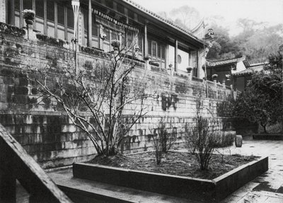 Fuchou, Ku shan, Yung tsuan sze, Fukien, Gebetshalle im Kloster der Rauschenden Quelle auf dem Trommelberg bei Fuchou von Ernst Boerschmann