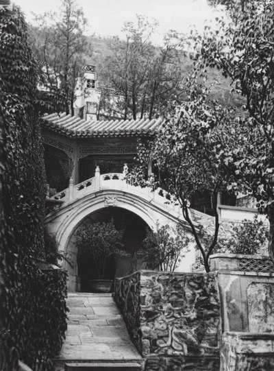 Peking, Si shan, Shih tze wo, Chihli, Klostergarten in den Westlichen Bergen von Ernst Boerschmann