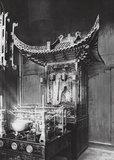 Pu to shan, Fa yu sze, Chekiang, Kloster des Regenrechts auf Pu to Insel, Altar der Perlengöttin von Ernst Boerschmann