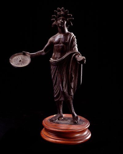 Etruskische Kunst: Frau, die ein Opfer darbringt, Bronzestatuette aus dem 2. Jahrhundert v. Chr. von Etruscan