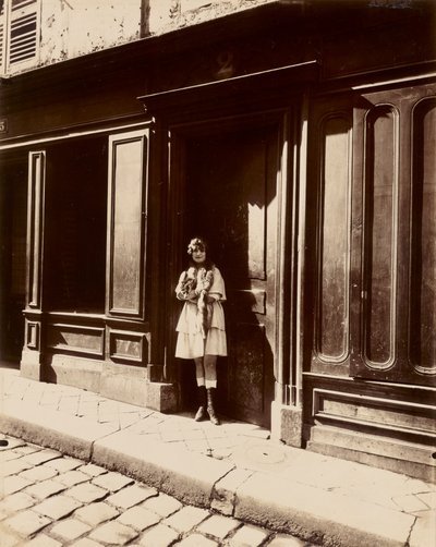[Versailles, Bordell, kleiner Platz, März 1921] von Eugène Atget