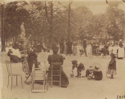 Frauen und Kinder in den Luxemburger Gärten von Eugène Atget
