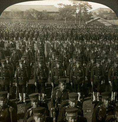 Japanische Infanterie bei der Geburtstagsparade des Kaisers, Tokio, Japan von Excelsior Stereoscopic Tours