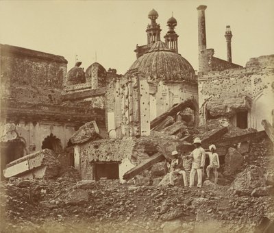 Die Mine im Chattar Manzil, die beim ersten Angriff von General Henry Havelock vom Feind gesprengt wurde von Felice Beato