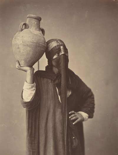 Wasserträgerin in Kairo von Félix Bonfils