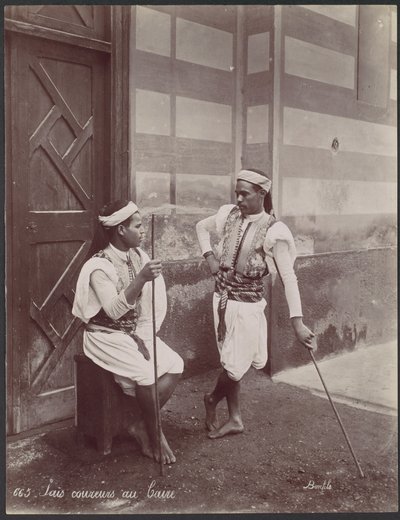 Sechs Läufer in Kairo von Félix Bonfils