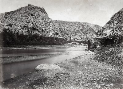 Nahr el-Kalb (der Fluss des Hundes) in den Bergen des Libanon, nahe Beirut, in Palästina von Félix Bonfils