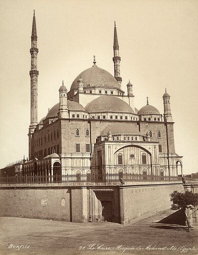 Die Moschee von Muhammad Ali, bekannt als die Alabastermoschee, in Kairo, Ägypten von Félix Bonfils
