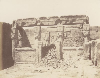 Dendérah Tentyris, Tempel der Athôr - Heiligtum im südlichen Winkel..., 1851-52, gedruckt 1853-54 von Félix Teynard