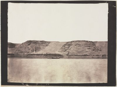 Allgemeine Ansicht der in den Fels gehauenen Monumente mit Fotografen Dahabieh. Abu Simbel von Félix Teynard