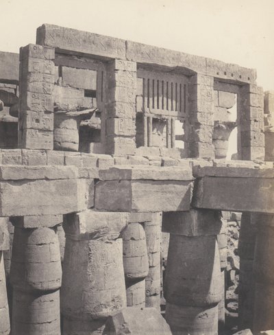 Karnak Theben, Palast - Hypostylhalle - Fenster und Kapitelle des ..., 1851-52, gedruckt 1853-54 von Félix Teynard