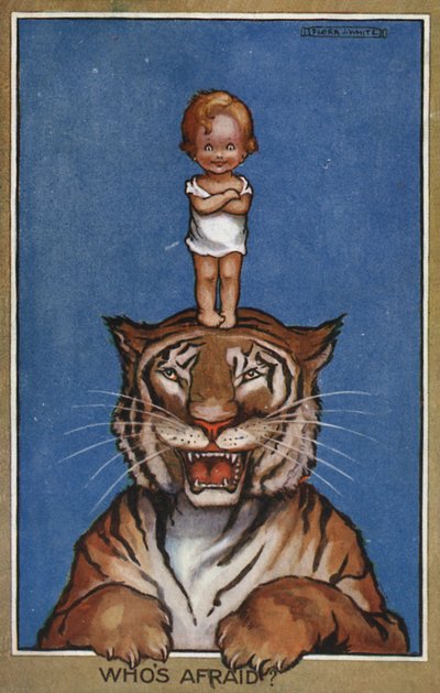 Baby steht auf dem Kopf eines Tigers von Flora White
