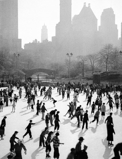 Eislaufen in New York von Fosco Maraini
