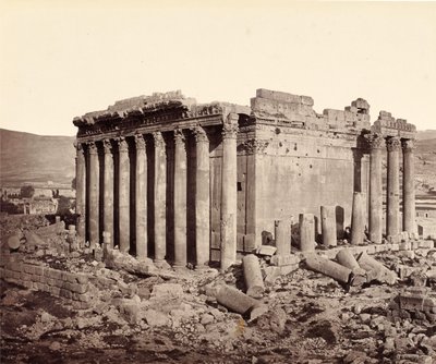 Der Tempel des Jupiter, Baalbek, von Nordwesten von Francis Bedford