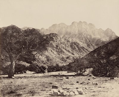 Berg Serbal, vom Wádee Feyrán, Ägypten von Francis Frith