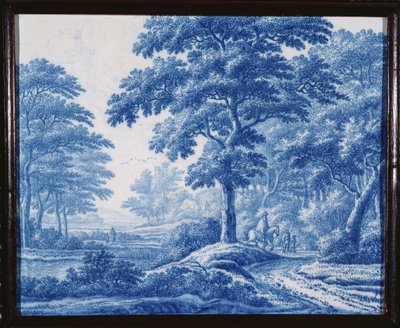 Eine sehr seltene niederländische Delfter blau-weiße rechteckige Plakette, die Wanderer auf einer Straße in einer bewaldeten Landschaft darstellt von Frederik van Frijtom