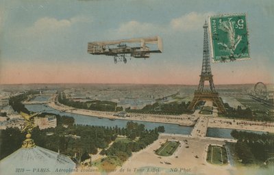 Flugzeug kreist um den Eiffelturm in Paris, Frankreich. Postkarte gesendet im Jahr 1913 von French Photographer