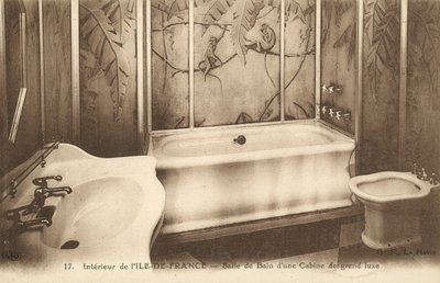 Badezimmer einer Luxuskabine an Bord des französischen Ozeandampfers Ile de France von French Photographer