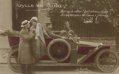Paar mit einem Auto von French Photographer
