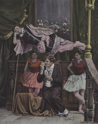 Jahrmarktunterhalter auf der Bühne (Farbfoto) von French Photographer
