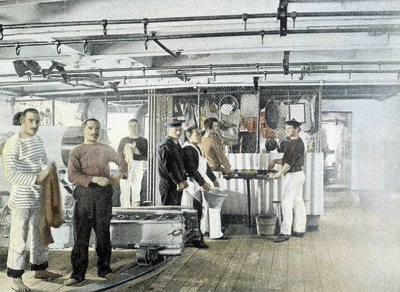 Französische Marine, Ende des 19. Jahrhunderts: Die Küche der Offiziere - Bibl. des Arts déco von French Photographer