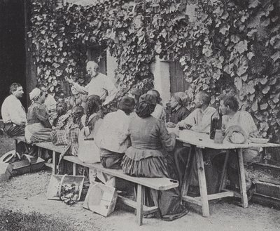 Traubenpflücker beim Mittagessen von French Photographer
