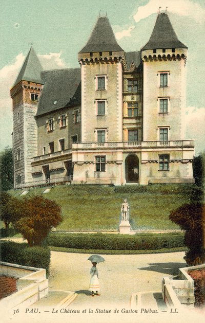 Pau, Das Schloss, Die Statue von Gaston Phoebus von French Photographer