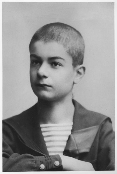 Porträt von Aleksandar Obrenovic, König von Serbien, 1889 von French Photographer
