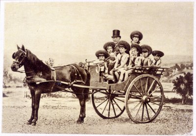Porträt von Ferdinand de Lesseps (1805 - 1894) und seinen Enkeln von French Photographer