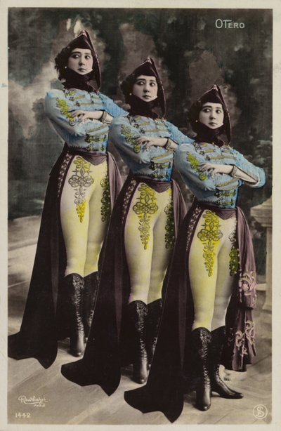 Drei identische Frauen von French Photographer