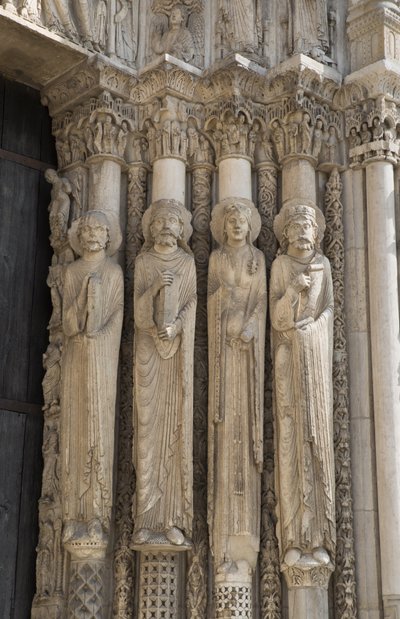 Kathedrale von Chartres, Detail des Feuers rechts von der zentralen Bucht des Königstors, von links nach rechts, ein Prophet, König David, eine Königin, Salomo von French School
