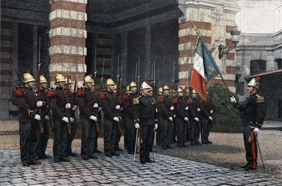 Feuerwehrleute von Paris. Salut zur Flagge. in „Album militaire scene de la vie du soldat, firemen de Paris“ 1892. von French School