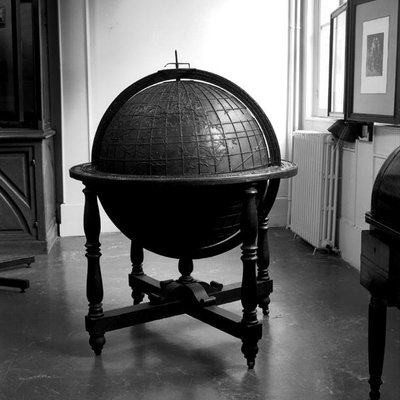 Großer Globus zum Unterrichten, 1833 vom Institut für junge Blinde in Paris bestellt von French School