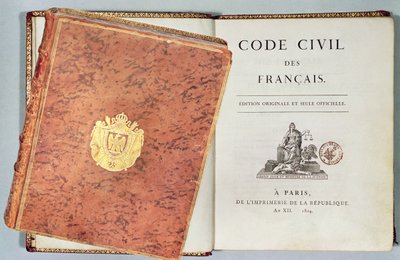 Le Code Civil des Francais, zeigt den Einband und die Titelseite, Erstausgabe veröffentlicht 1804 von French School