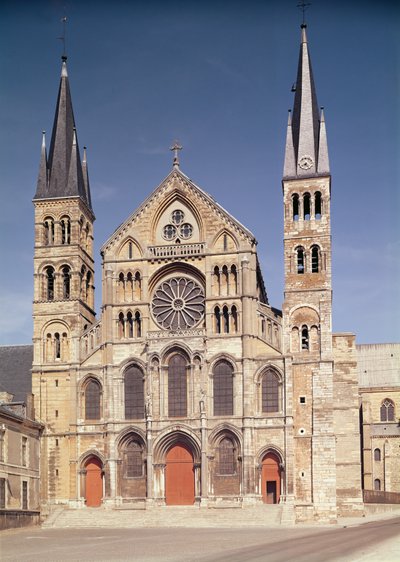 Hauptfassade der Abtei von French School