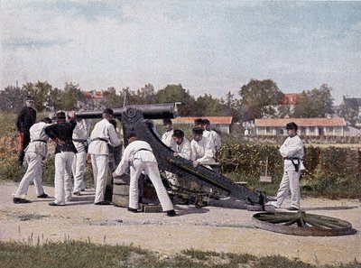 Schießen mit einer 95-Kanone von einem Aussichtspunkt für Sitze und Plätze - in „Militäralbum“ - Fußartillerie von French School