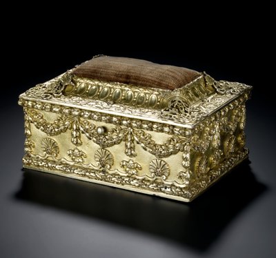 Silbervergoldete rechteckige Kassette mit Scharnierdeckel und Nadelkissen aus dem Lennoxlove-Toilettenset, im Besitz von Frances Teresa Stewart, Herzogin von Richmond und Lennox: Französisch, Paris, 1664 - 1665 oder 1668 - 1669 von French School