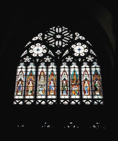 Fenster des Südquerhauses von French School