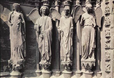 St. Nicasius mit Engeln, Jambenfiguren vom Westportal von French School