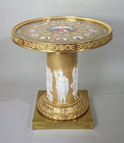Der Austerlitz-Tisch, eingelegt mit Sèvres-Plaketten zur Erinnerung an Napoleons Sieg bei Austerlitz, 1808-10 (Gold & Porzellan) von French School