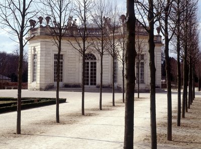 Ansicht des Trianon in Versailles in den Yvelines (78). von French School