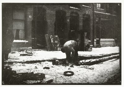 Bauarbeiter bei der Arbeit im Schnee in Amsterdam von George Hendrik Breitner