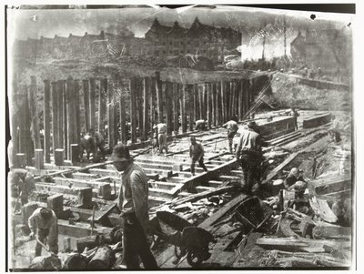 Bauarbeiter bei der Arbeit in einer Baugrube an der Van Diemenstraat in Amsterdam von George Hendrik Breitner